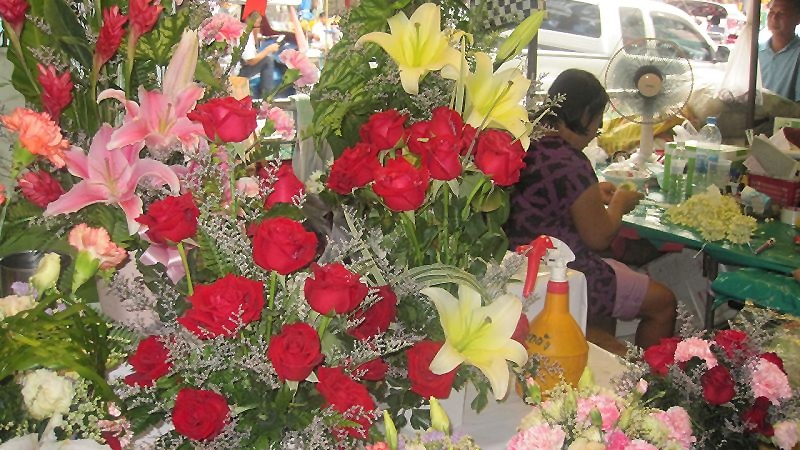 [Translate to English:] Blumen Markt in Bangkok